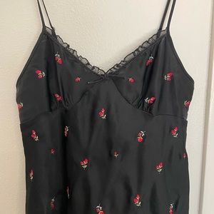 Morgan Taylor Size L Black Chemise Rose Embroidered Gown